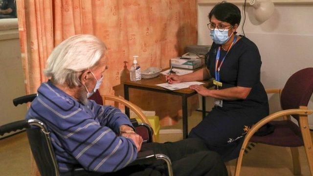 Covid: Fransa da bir haftada sadece 516 kişiye koronavir&uuml;s aşısı yapılabildi 1