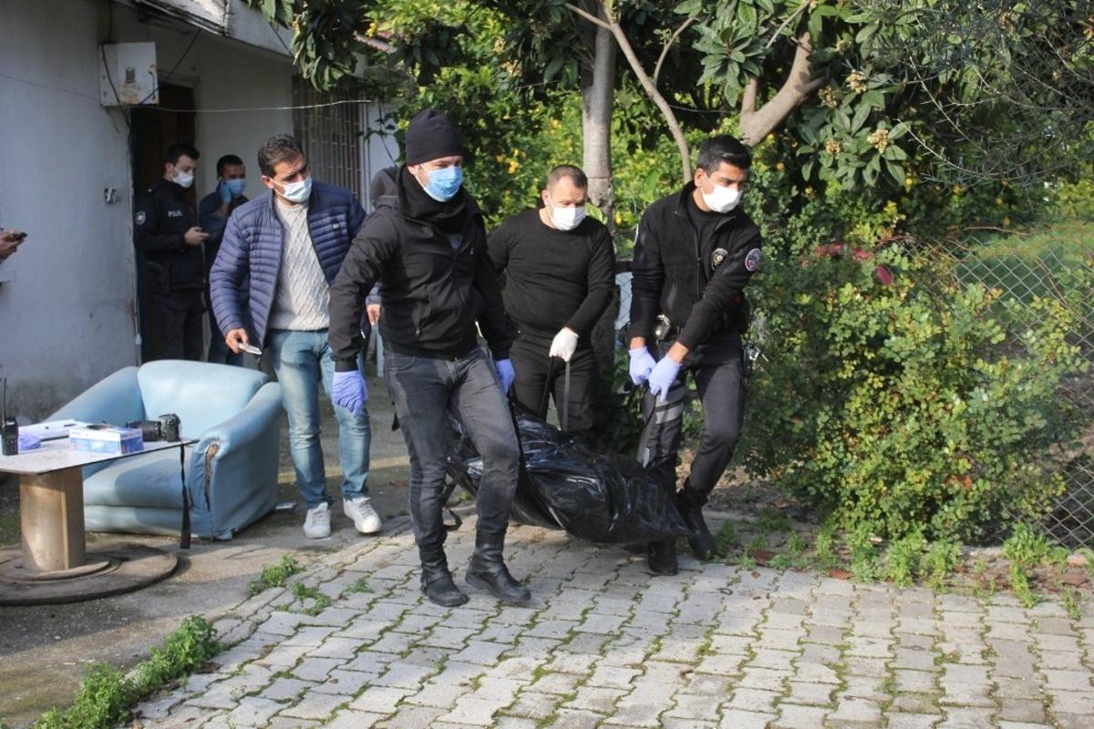 Kemer&rsquo;de portakal ağacına asılı ceset bulundu