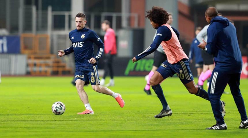 Fenerbah&ccedil;e ilk 11'inde 4 değişiklik