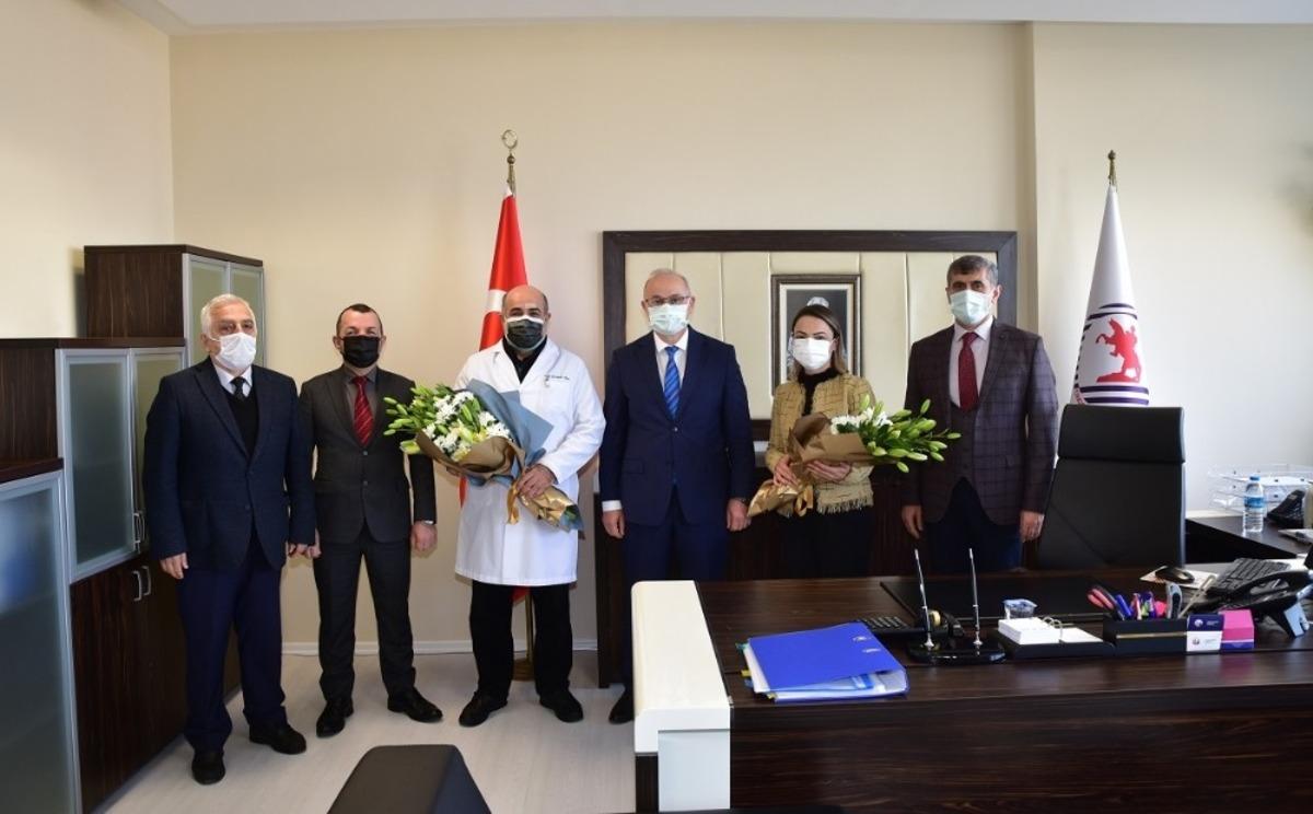 OM&Uuml; Diş Hekimliği Fak&uuml;ltesi&rsquo;nde devir teslim