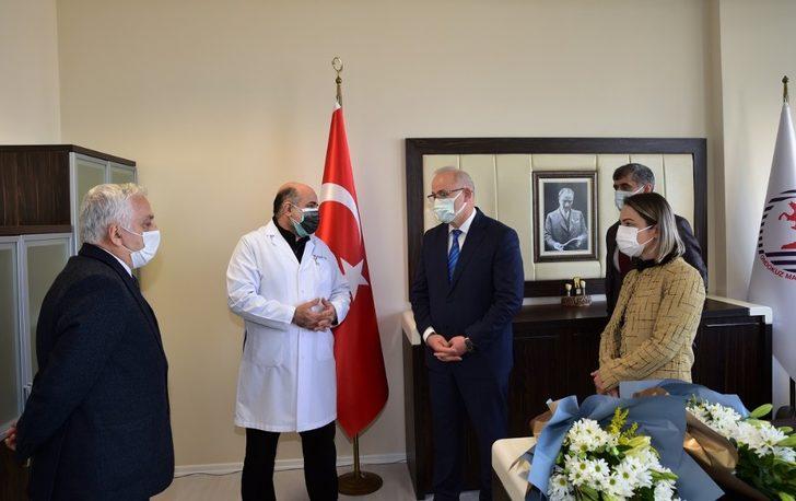 OMÜ Diş Hekimliği Fakültesi’nde devir teslim G2