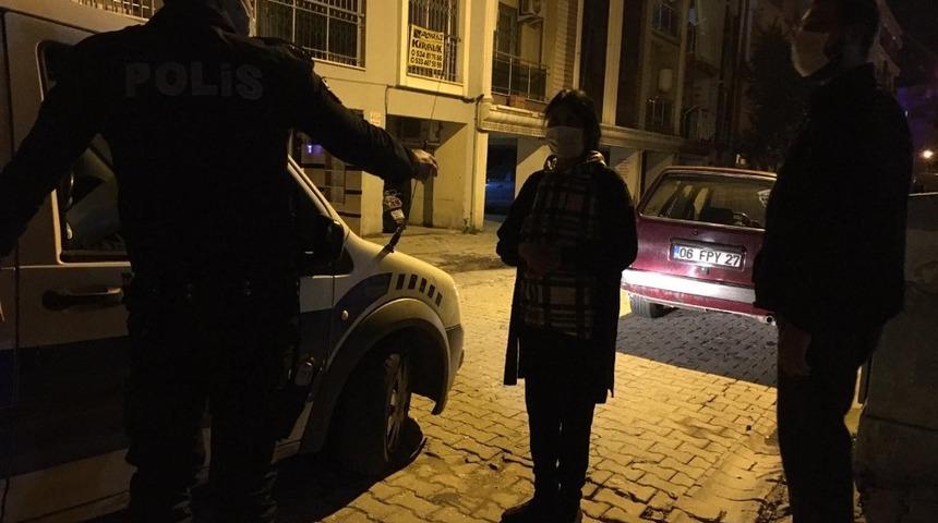 Alışveriş poşetlerini taşırken &ccedil;antasını &ccedil;aldırdı