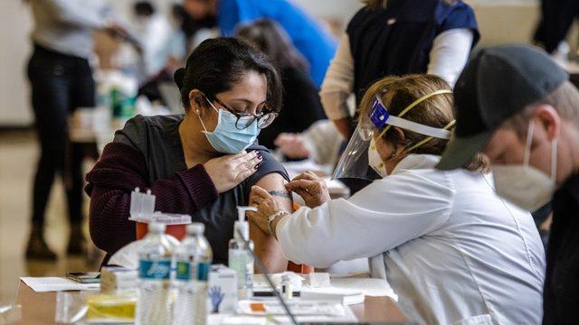 Avrupa İla&ccedil; Ajansı ndan Moderna aşısına onay &ccedil;ıkmadı: Başvuru, &Ccedil;arşamba g&uuml;n&uuml; yeniden ele alınacak 1