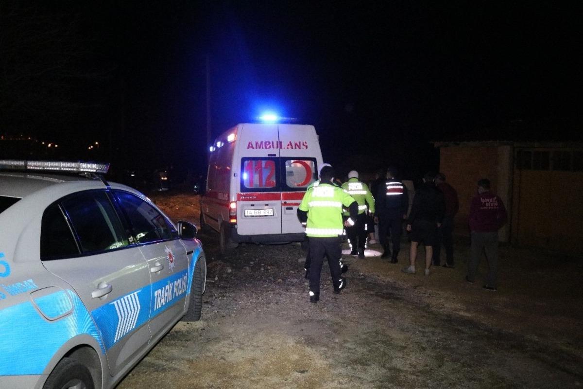 Bolu&rsquo;da kontrolden &ccedil;ıkan otomobil ağaca &ccedil;arptı: 1 yaralı