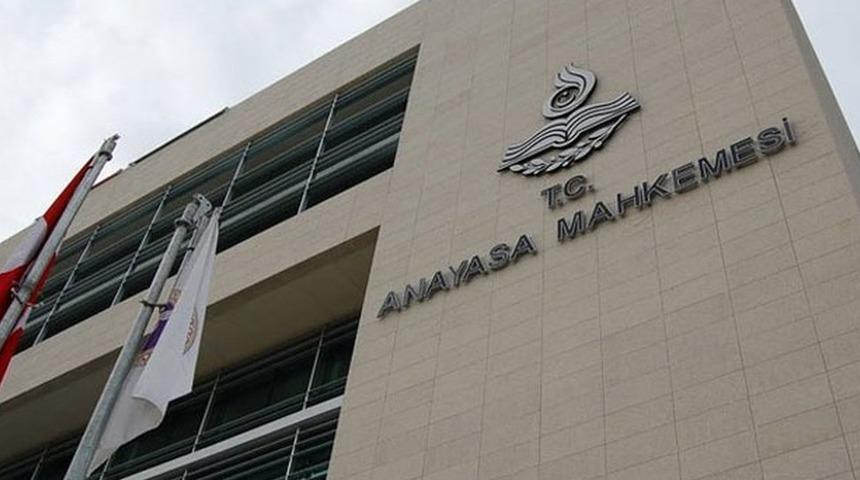 G&ouml;zaltında '&ccedil;ıplak arama': Anayasa Mahkemesi hak ihlali kararı verdi