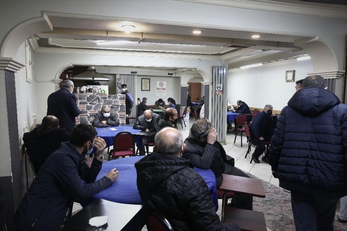 G&uuml;venlik kameralarıyla izlenen, gizli ge&ccedil;itli dernek lokaline şok baskın