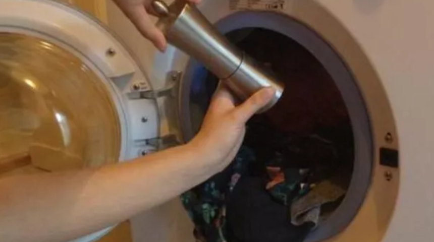 Bilenler s&uuml;rekli kullanıyor! &Ccedil;amaşır makinesine karabiber d&ouml;kmenin şoke eden sonucu