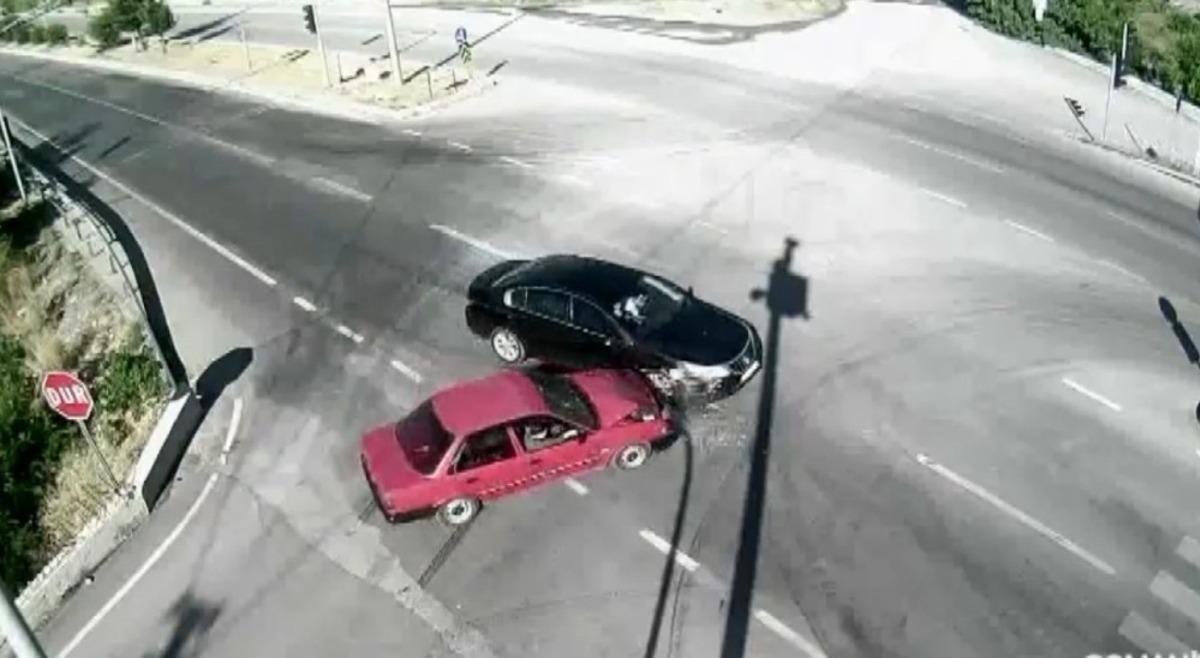 Osmaniye&rsquo;deki trafik kazaları kameralara yansıdı