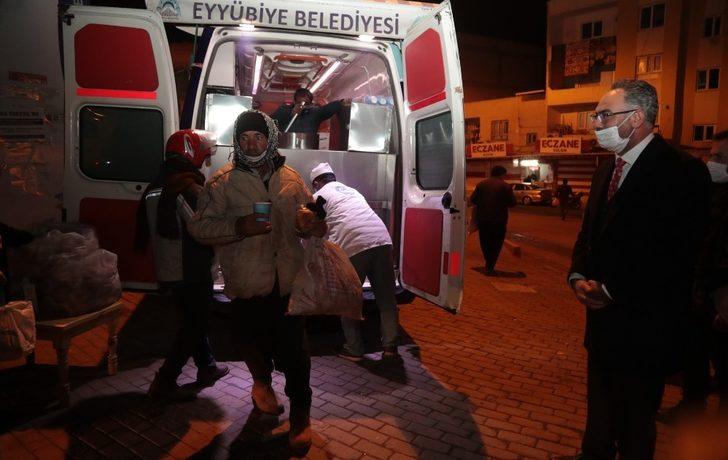 Eyyübiye’de mobil araç ile çorba dağıtımını G2