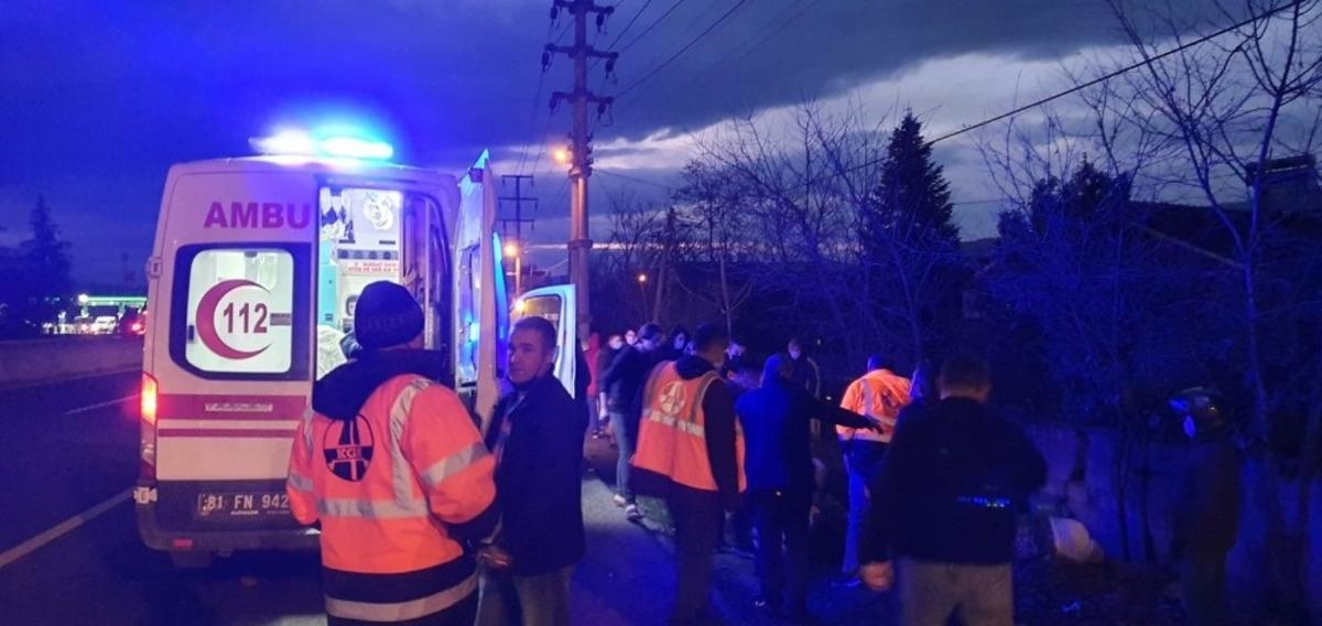 Ekmek almaya giderken servis aracının altında kalarak ağır yaralandı