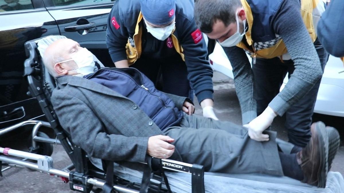 Otomobilin &ccedil;arptığı yaşlı adam yaralandı