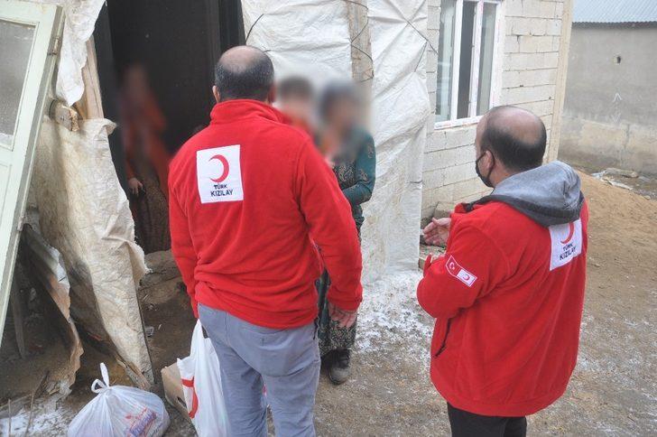 Kızılay’dan ihtiyaç sahiplerine yardım G3