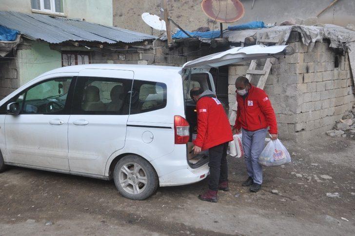 Kızılay’dan ihtiyaç sahiplerine yardım G4