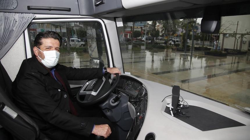 TBB’ den Döşemealtı’na son model çöp kamyonu