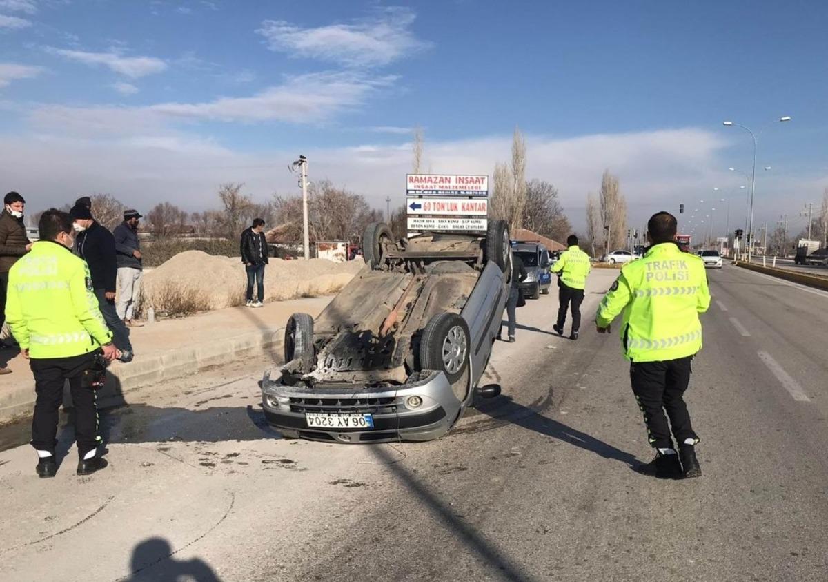Konya&rsquo;da iki otomobil &ccedil;arpıştı: 1 yaralı
