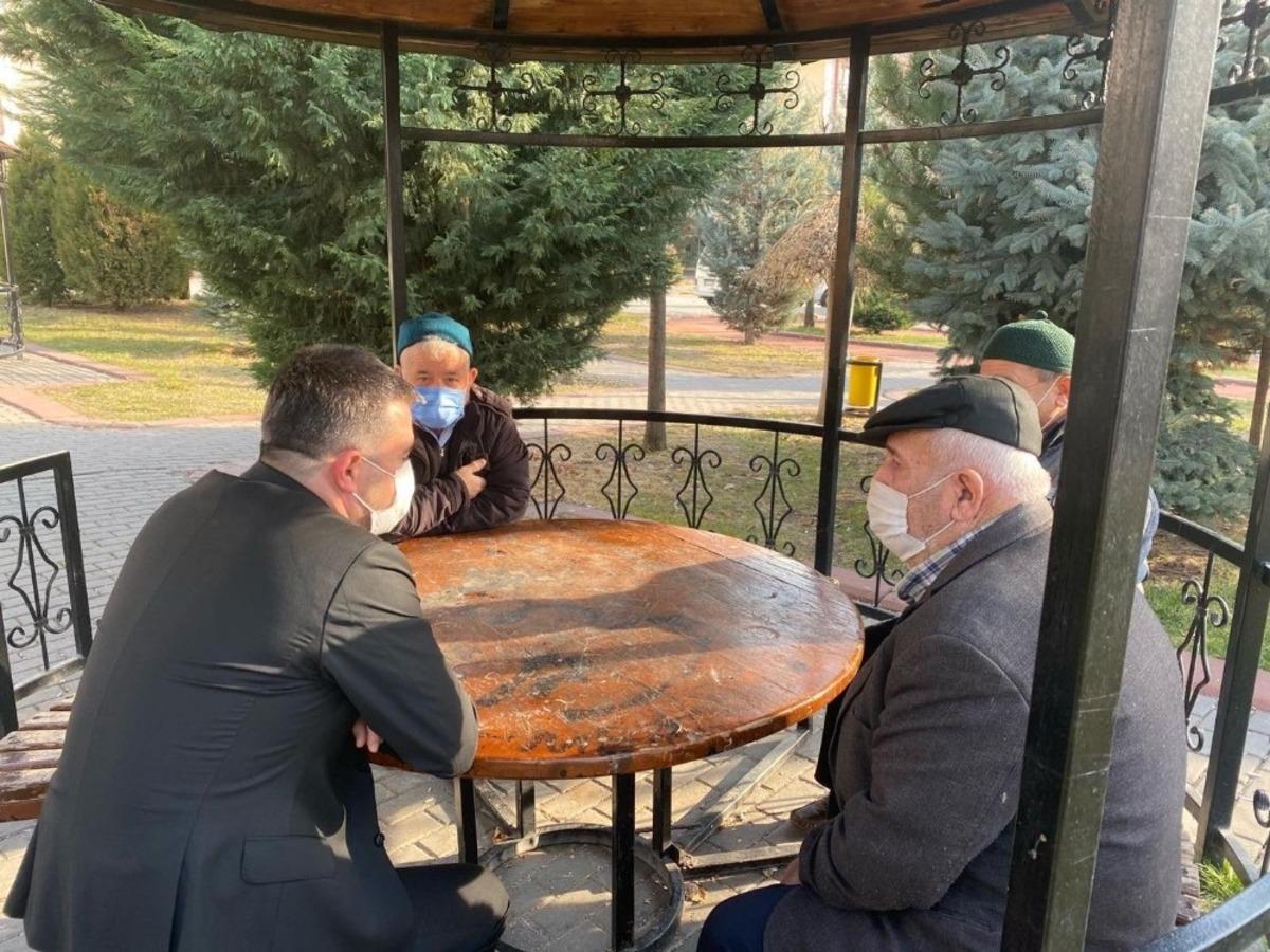 Başkan Ertuğrul &Ccedil;etin sokakların nabzını tutuyor