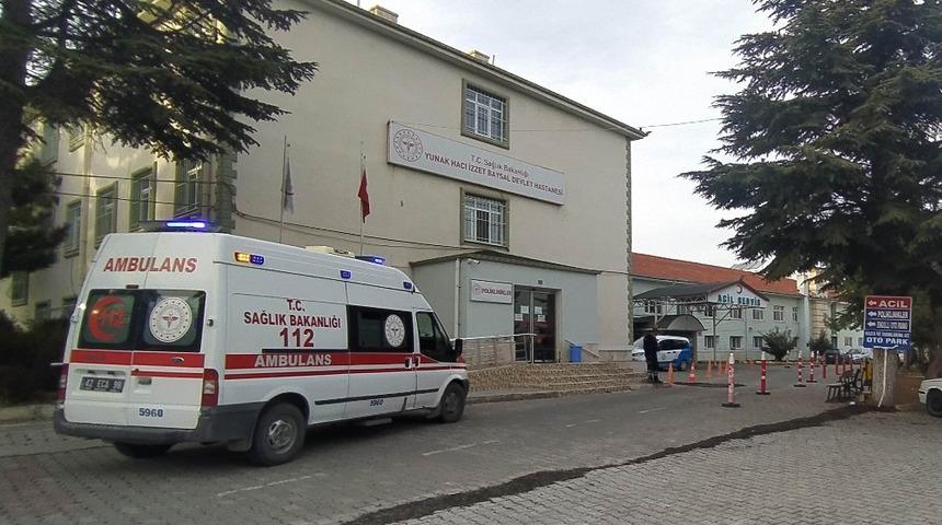 İki ailenin kavgasında kan d&ouml;k&uuml;ld&uuml;: 4 yaralı