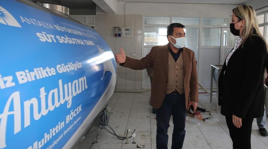 B&uuml;y&uuml;kşehir Manavgat&rsquo;ta  s&uuml;t &uuml;reticilerine s&uuml;t tankı desteği verdi