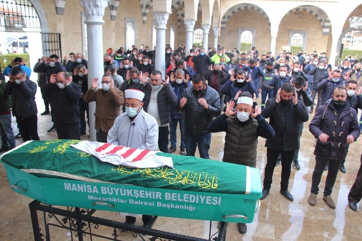 Duayen başkan g&ouml;zyaşları arasında son yolculuğuna uğurlandı