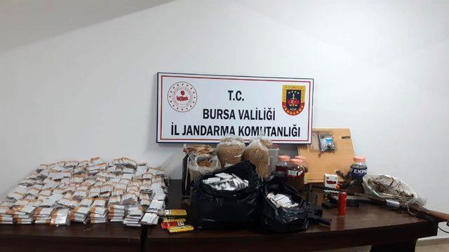 Bursa’da kaçak sigara operasyonu: 2 gözaltı