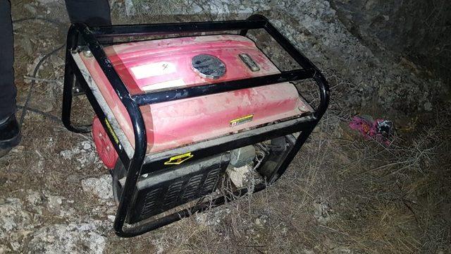 Define avcılarının TNT lokumlu kaçak kazılarına jandarma baskını