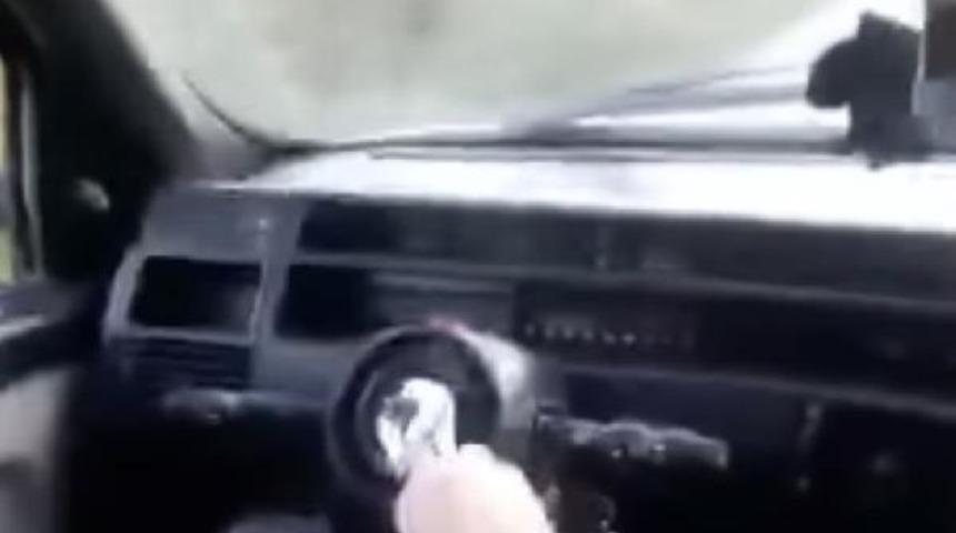 İngiliz anahtarıyla otomobil kullanan sürücü hakkında soruşturma başlatıldı