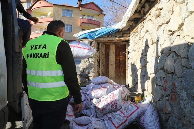 12 nüfuslu aileye Vefa ekibi sahip çıktı