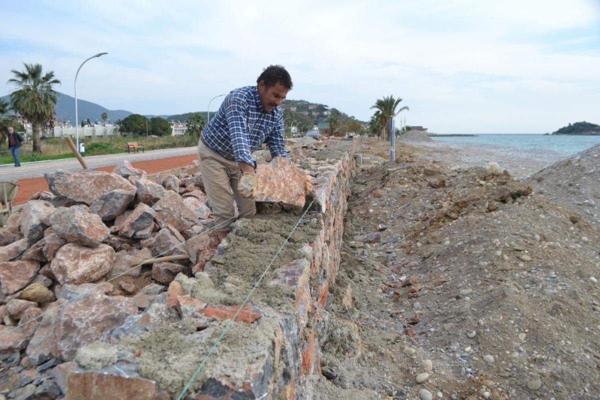 Ekmeğini taştan &ccedil;ıkarıyor