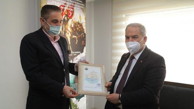 Yeni yılın ilk iş yeri açma ruhsatını Başkan Demirtaş takdim etti