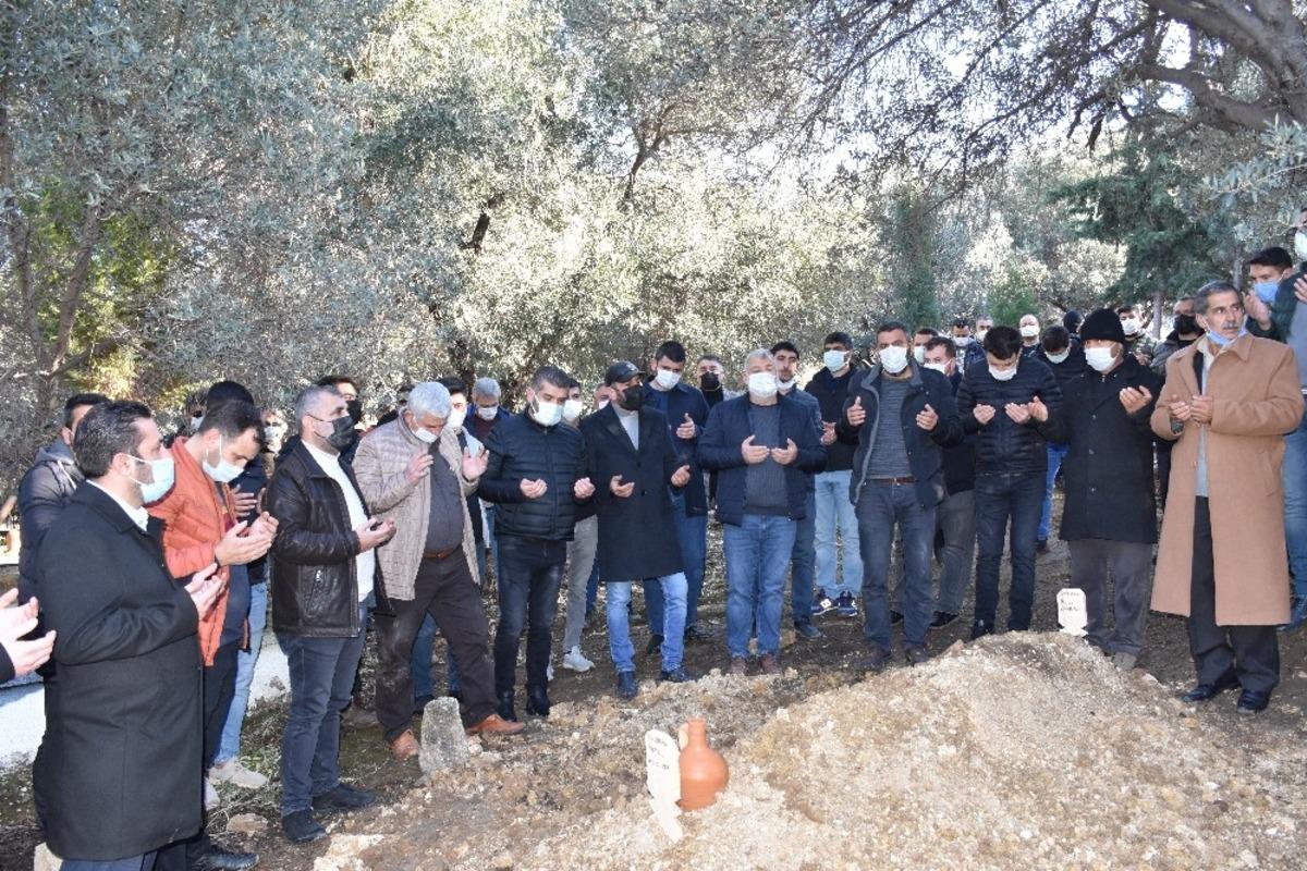 İş insanı Abdullah &Uuml;&ccedil;yol son yolculuğuna uğurlandı