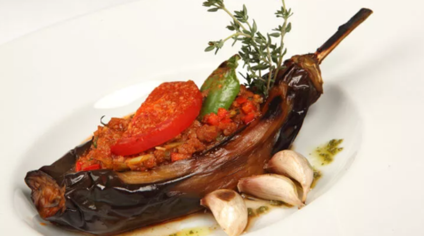 ‘Karnıyarık kızartmadan olmaz’ diyenlere inat yağsız karnıyarık tarifi