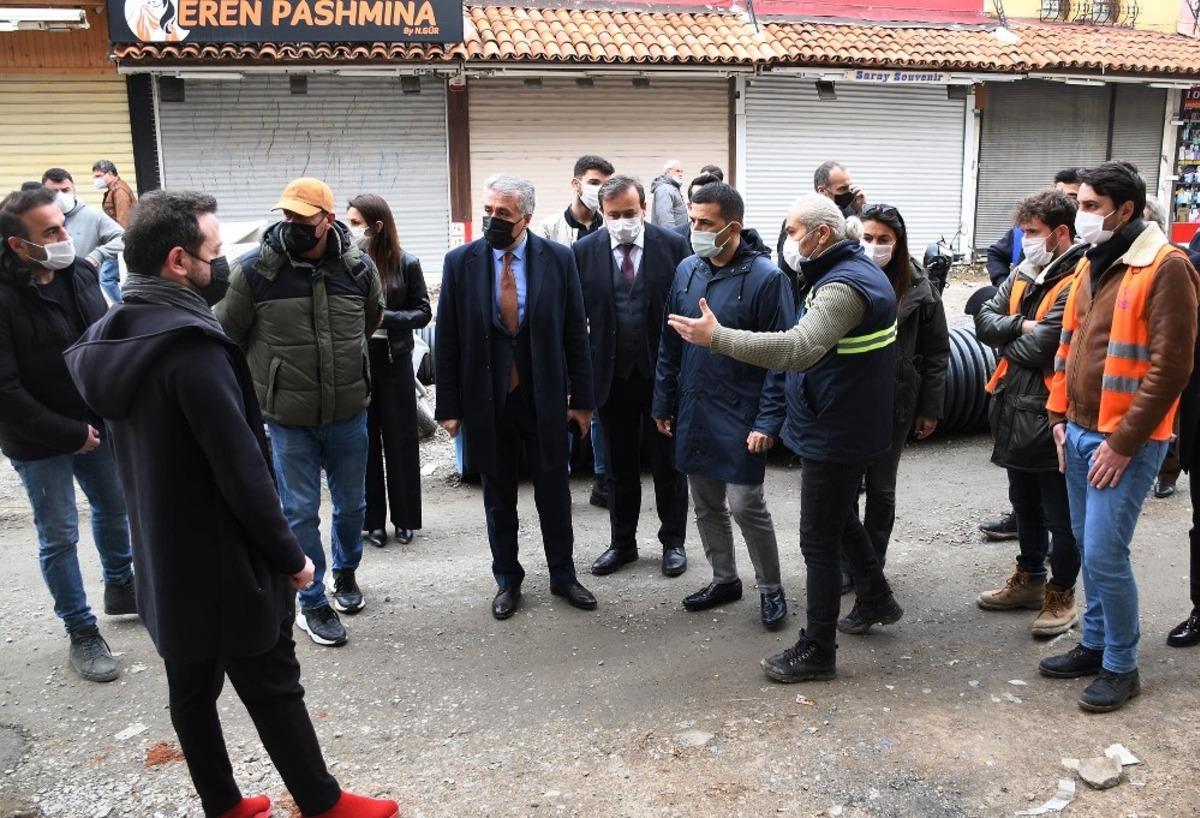 Başkan G&uuml;nel, 6 ayrı noktada eş zamanlı y&uuml;r&uuml;t&uuml;len &ccedil;alışmaları denetledi