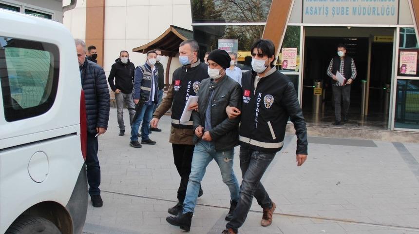 &Ccedil;ocuklarının g&ouml;z&uuml; &ouml;n&uuml;nde eski eşini &ouml;ld&uuml;ren şahıs tutuklandı