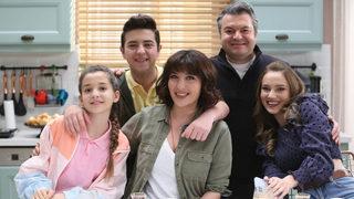 İyi Aile Babası dizisinin ismi değişti! Babam Çok Değişti dizisinde Naz Elmas sürprizi