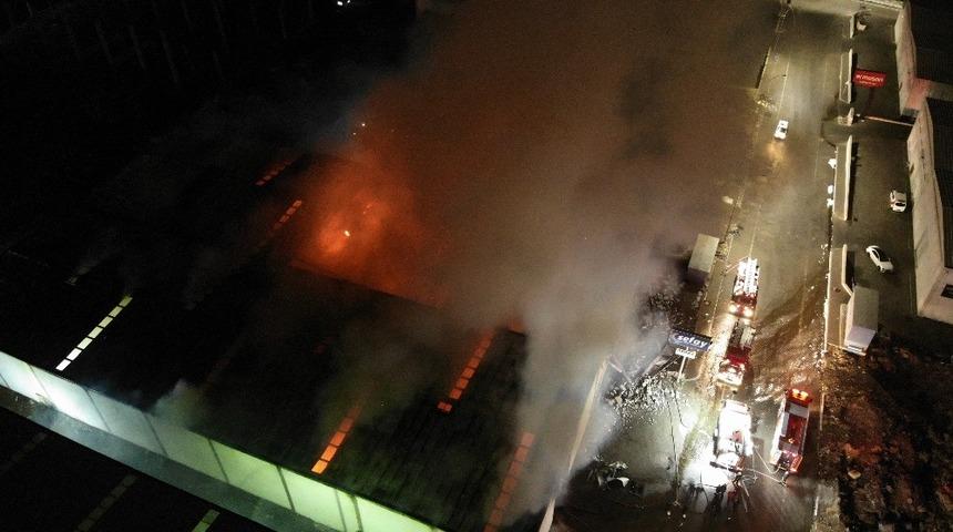 Kayseri&rsquo;de mobilya fabrikasında korkutan yangını