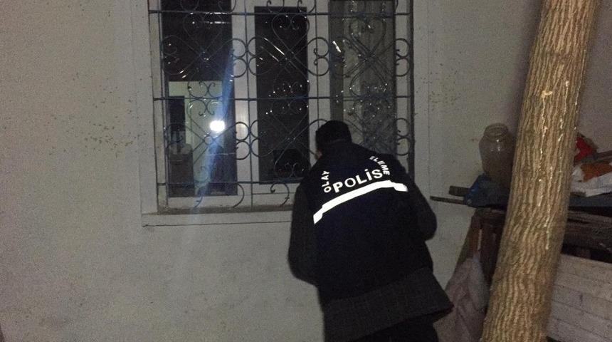 Motosikletli şahıslar ateş a&ccedil;ıp ka&ccedil;tı