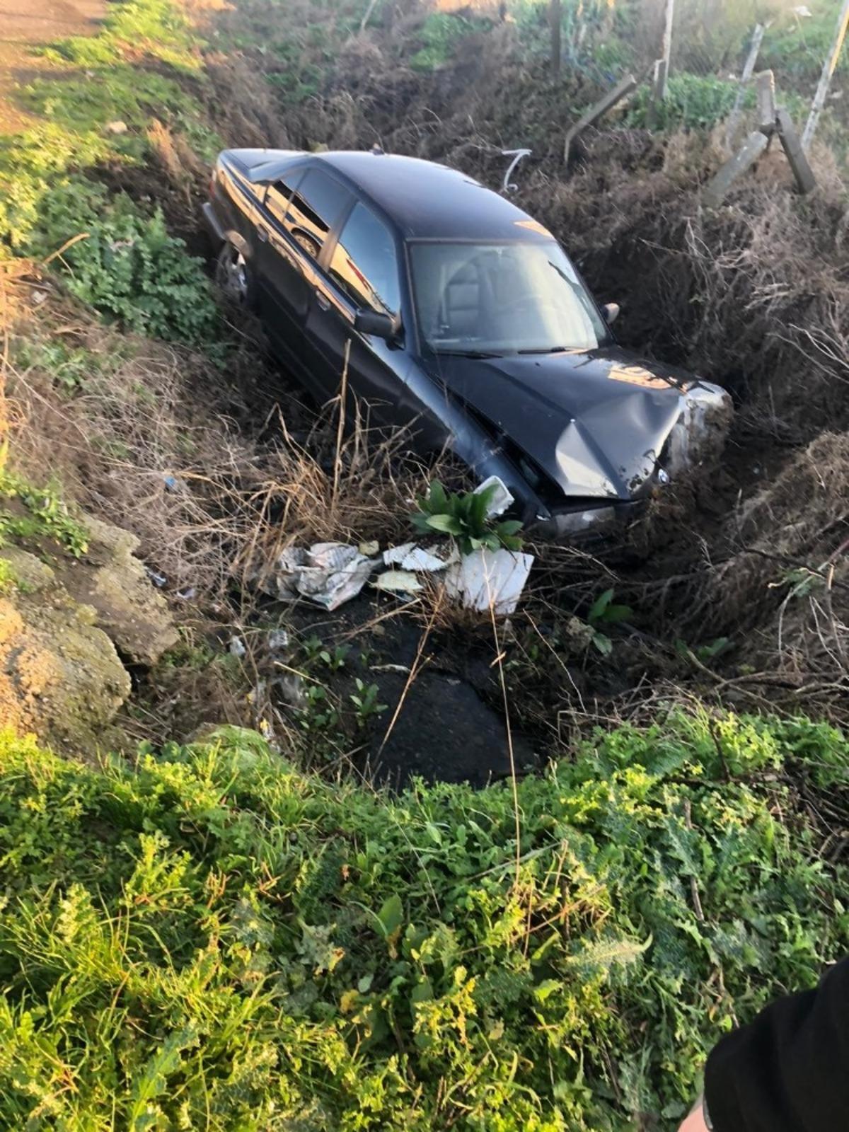 Otomobil su kanalına u&ccedil;tu