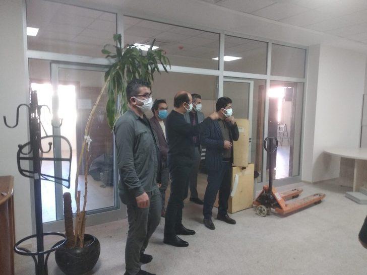 ADÜ Rektörü Aldemir, enstitüleri yeni binasında incelemelerde bulundu G2