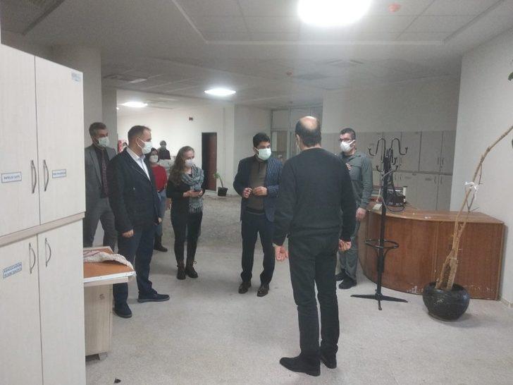 ADÜ Rektörü Aldemir, enstitüleri yeni binasında incelemelerde bulundu G3