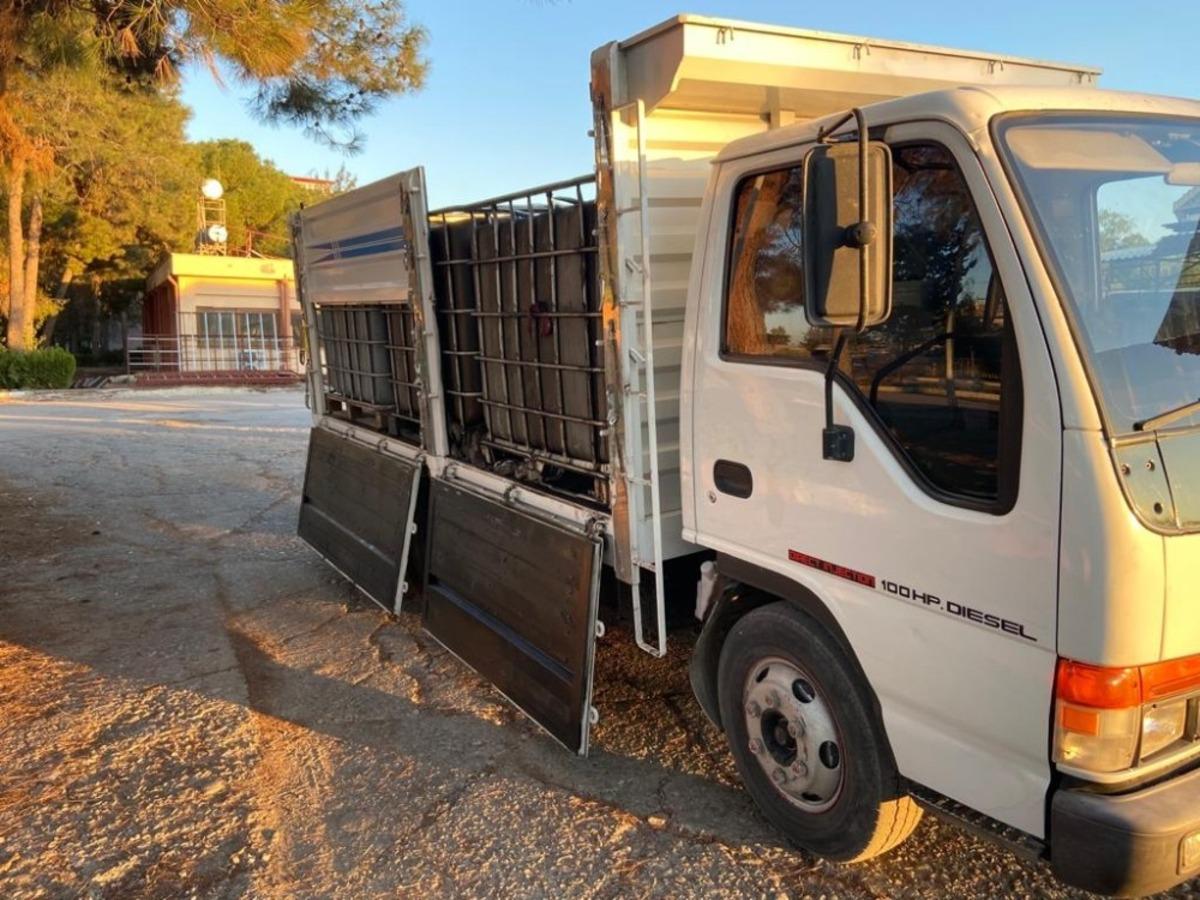 Adana&rsquo;da 3 bin 900 litre ka&ccedil;ak akaryakıt ele ge&ccedil;irildi