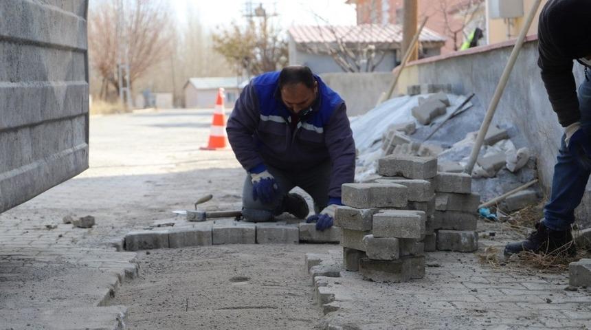 Erzincan&rsquo;da yol bakım ve onarım &ccedil;alışmaları devam ediyor