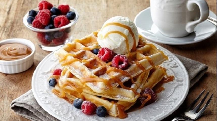 Evde waffle nasıl yapılır? Tavada waffle tarifi!