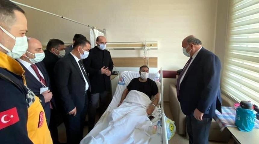 AK Parti heyeti hastalara şifa diledi