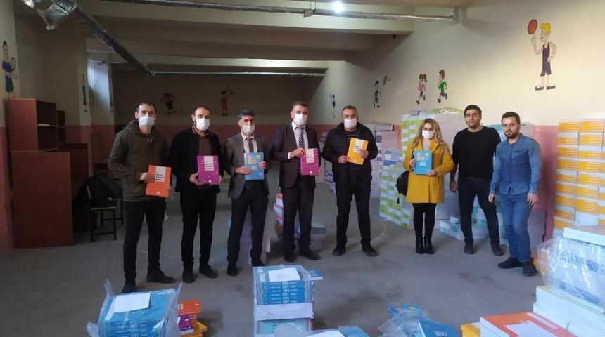 Milli Eğitim Bakanlığından Hakkari&rsquo;deki &ouml;ğrencilere kitap desteği
