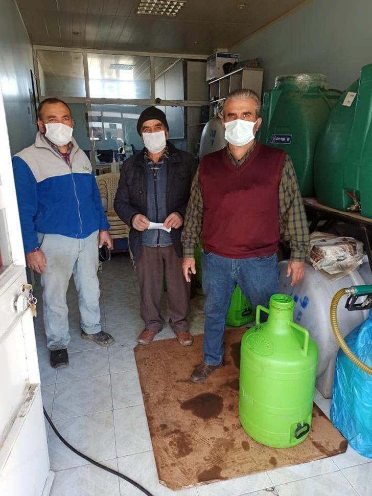 Kooperatif ortaklarına ilk kez kar payı olarak zeytinyağı dağıtıldı G4