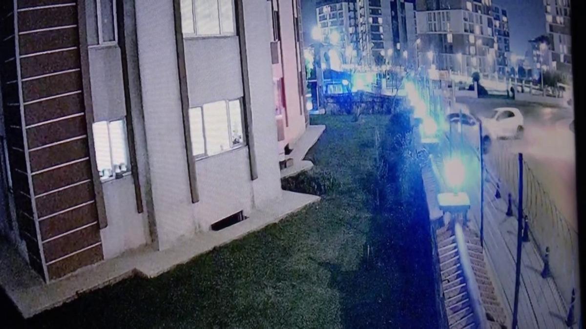 (&Ouml;zel) Pendik&rsquo;te bir kişinin yaralandığı kaza g&uuml;venlik kamerasında