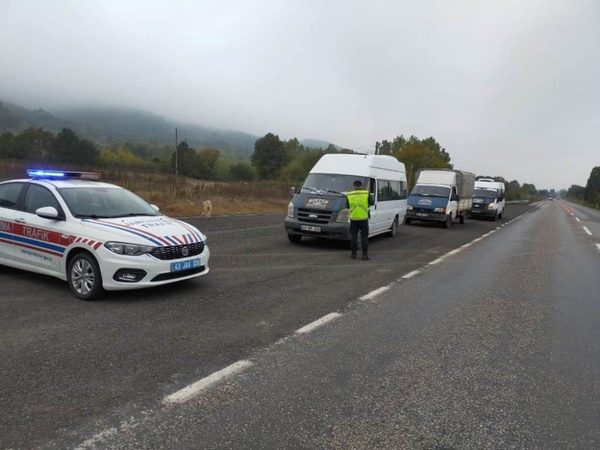 Bir ayda 58 ara&ccedil; trafikten men edildi