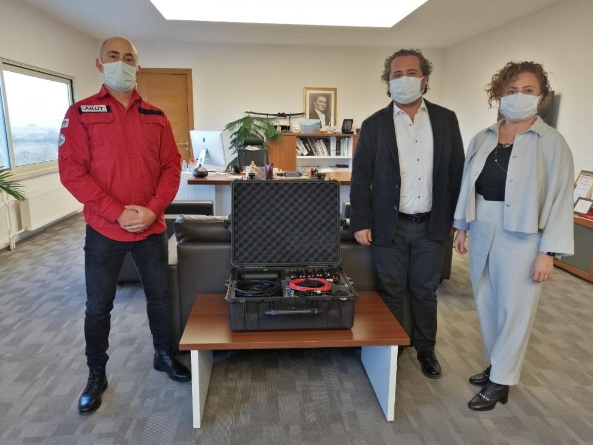 AKUT&rsquo;un 4. sismik ve akustik dinleme cihazı Denizli ekibine bağışlandı
