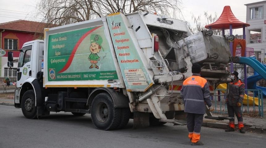 Melikgazi&rsquo;de 1 g&uuml;nde 460 ton &ccedil;&ouml;p toplanıyor