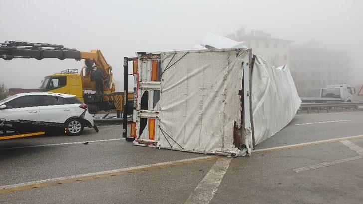 Kastamonu’da yoğun sis zincirleme trafik kazasına sebep oldu: 3 yaralı G5